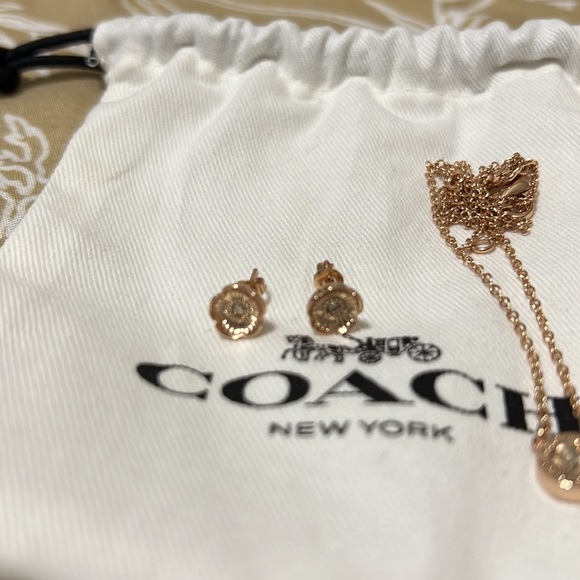 Coach earring and necklace set - Picture 4 of 5